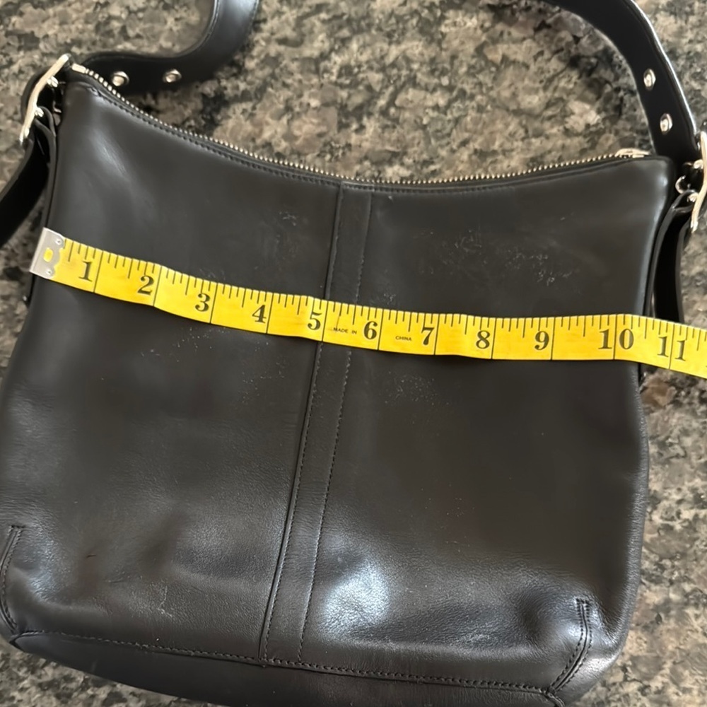 Coach vintage black leather crossbody - Picture 12 of 14